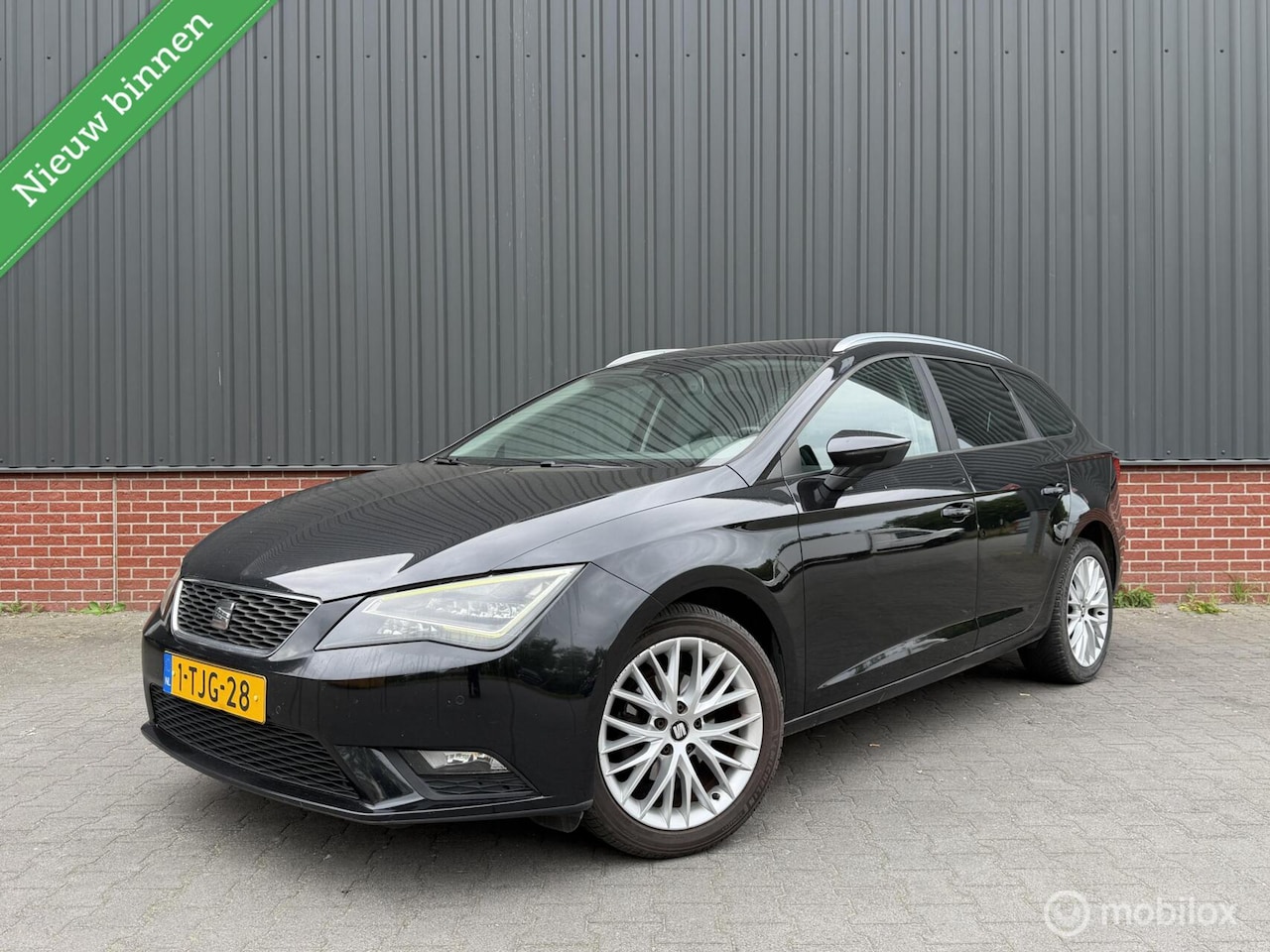 SEAT Leon ST - 1.2 TSI Style First Edition Navi Cruise Trekhaak - AutoWereld.nl