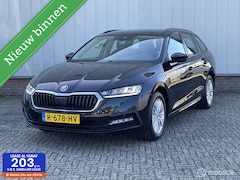 Skoda Octavia Combi - 1.0 TSI Business Edition | Trekhaak uitklapbaar | Apple CarPlay | Climate & Cruise control
