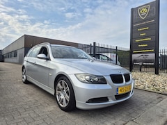 BMW 3-serie Touring - 318i Business Line M # Xenon # Sportstoelen # Navi groot scherm