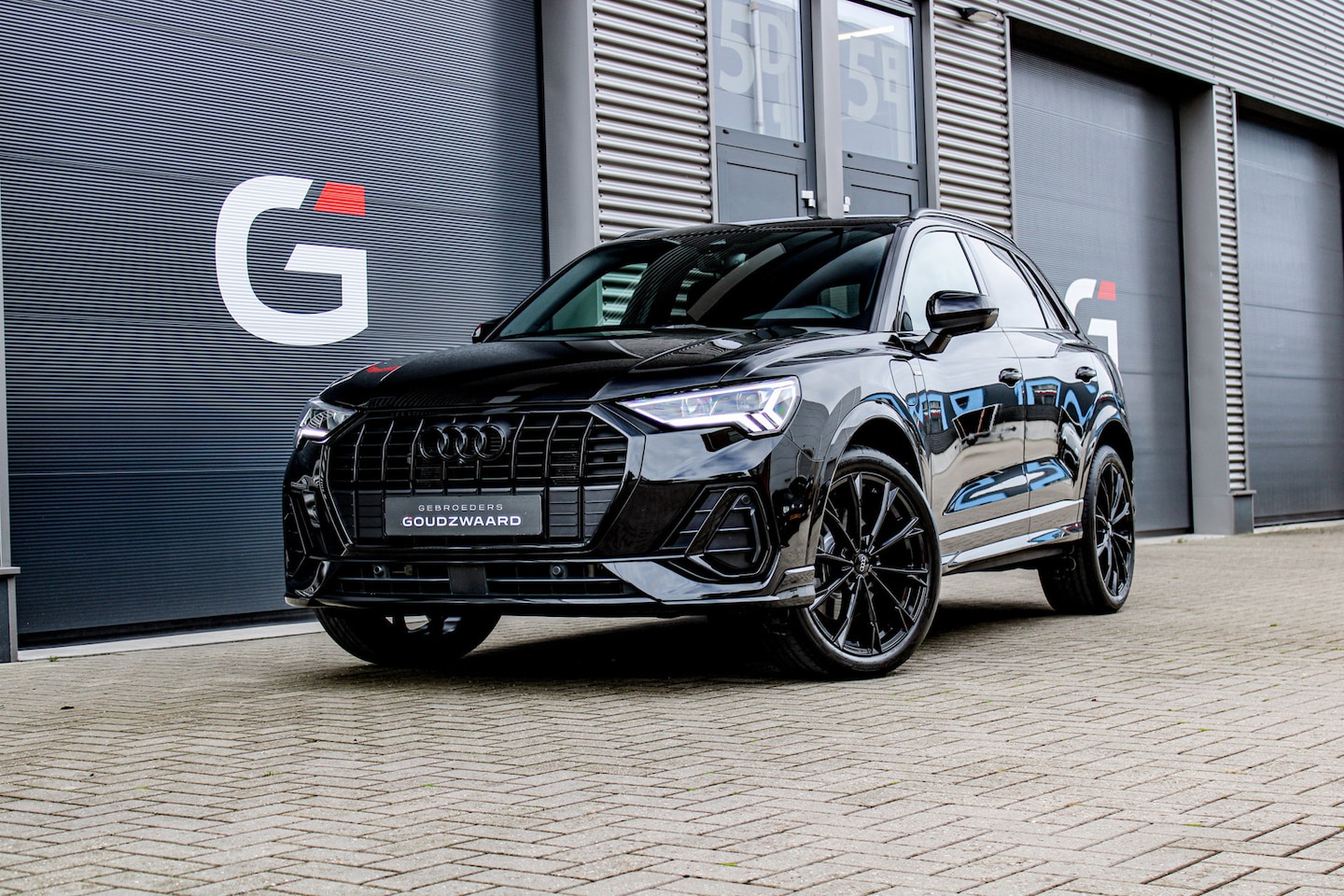 Audi Q3 - 45 TFSI e S edition | SONOS | Top view camera | Trekhaak | ACC | Standkachel | Ambiance - AutoWereld.nl