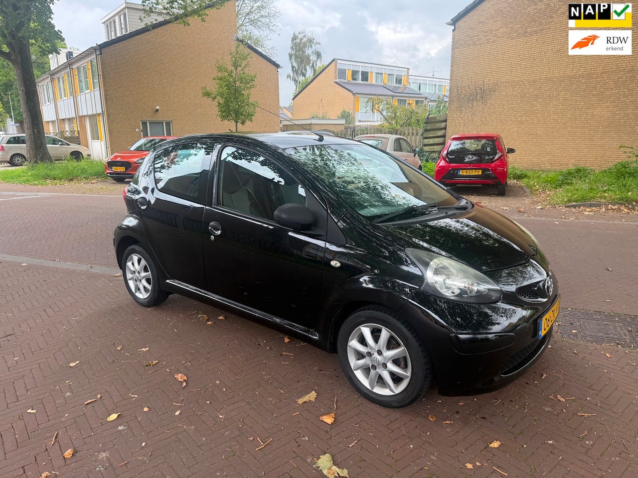 Toyota Aygo - Airco / Navigatie / 138.000 NAP / Leuke auto - AutoWereld.nl
