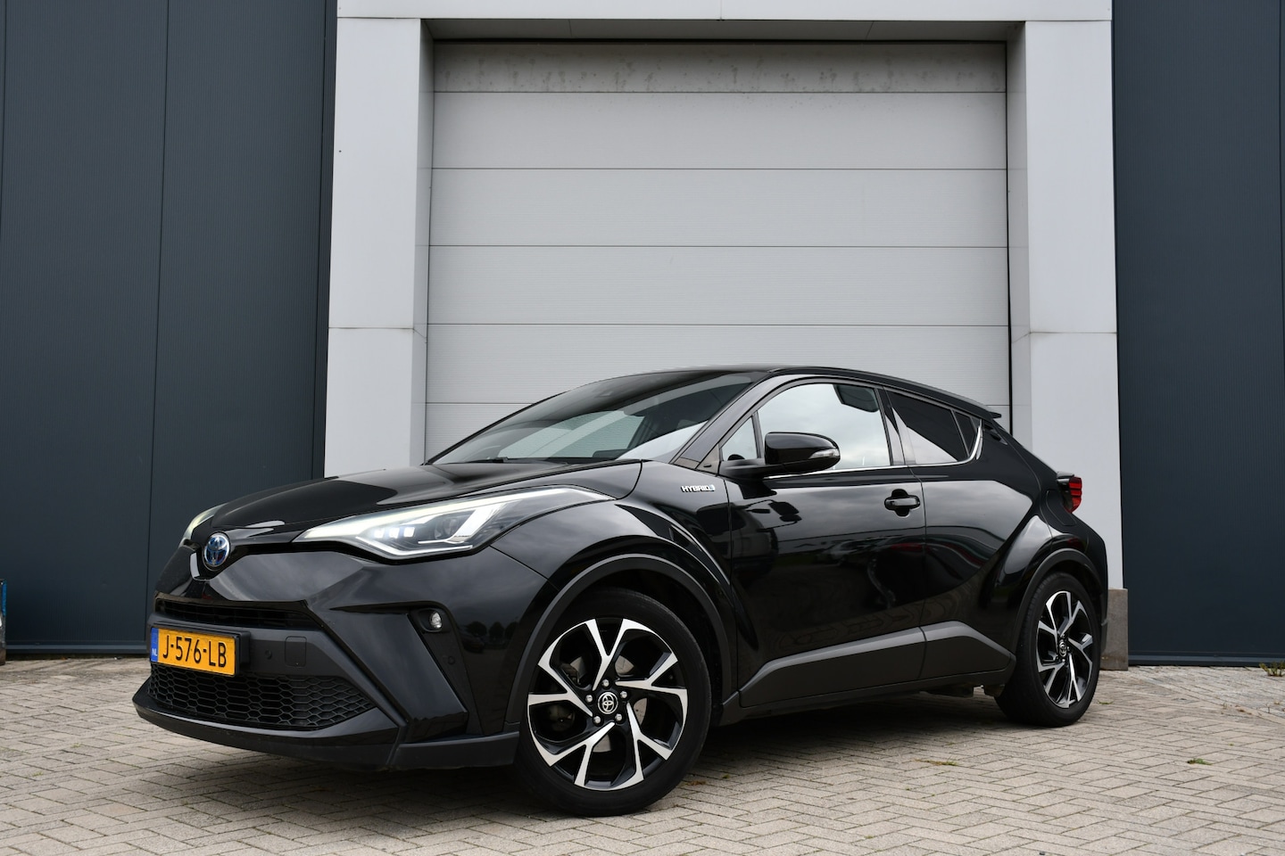 Toyota C-HR - 2.0 Hybrid First Edition Automaat 184pk | LED-pack | JBL-audio | Trekhaak - AutoWereld.nl