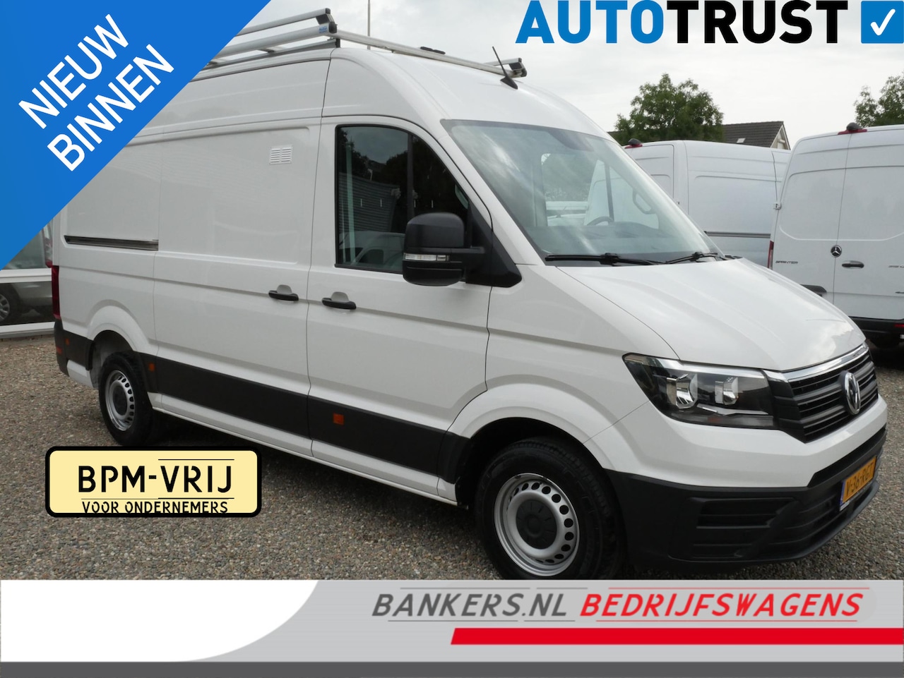 Volkswagen Crafter - 2.0 TDI 140PK L3H3 Airco Camera Imperiaal Trekhaak - AutoWereld.nl