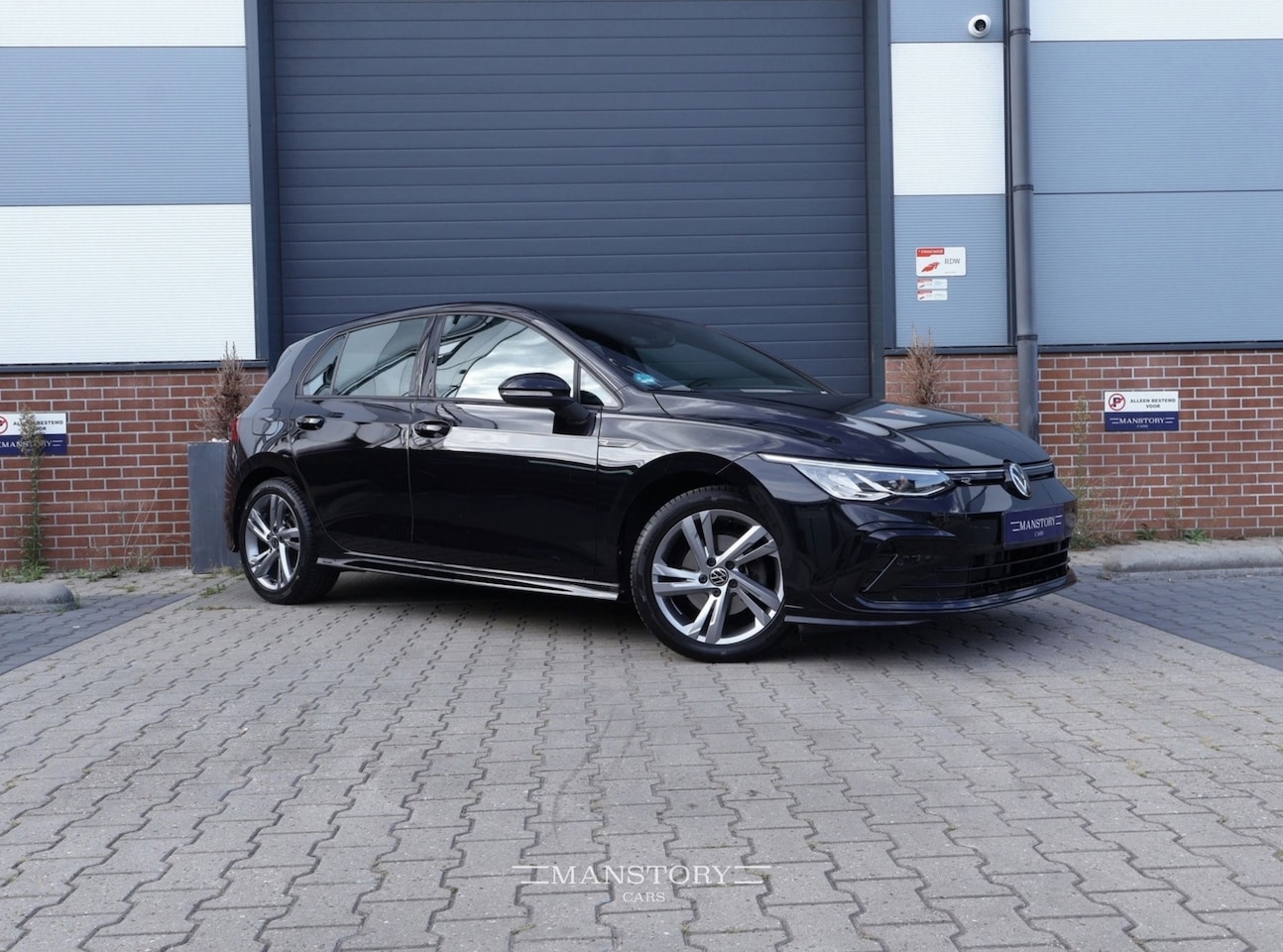 Volkswagen Golf - 1.5 eTSI R-Line 1.5 eTSI R-Line - AutoWereld.nl