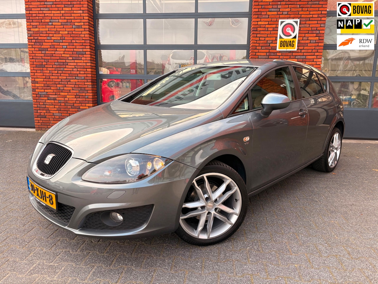 SEAT Leon - 1.2 TSI COPA BNS | Xenon | LED | Leer | 18 inch lichtmetalen velgen - AutoWereld.nl