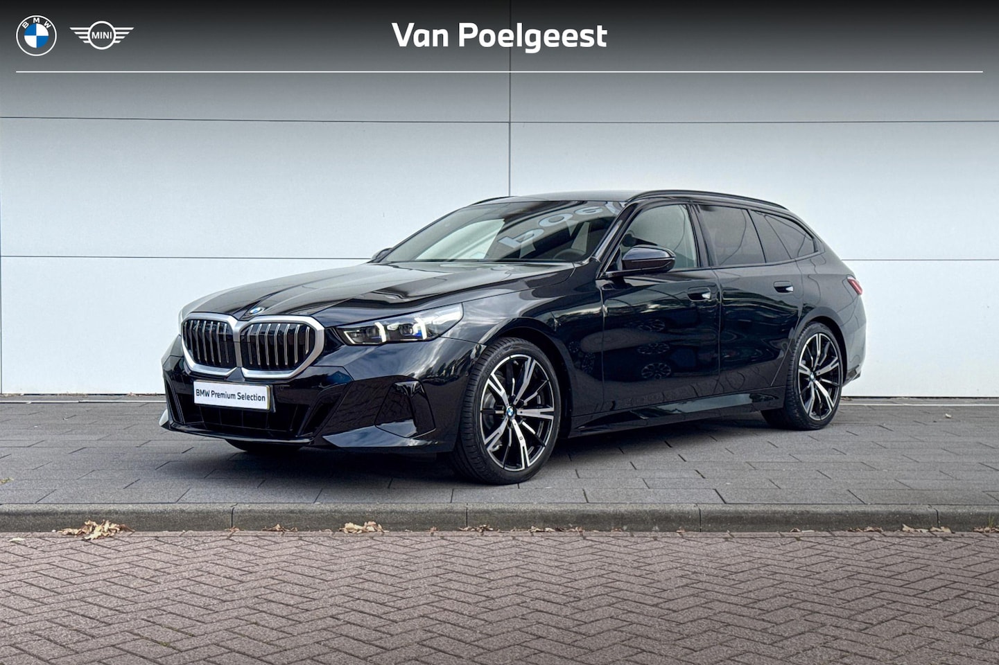BMW 5-serie Touring - 520i | M-Sport | Trekhaak | Driving Assistant | - AutoWereld.nl
