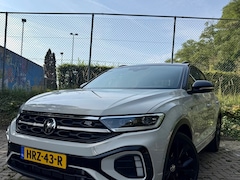 Volkswagen T-Roc - 1.5 TSI / DSG automaat / R-LINE / IQ Light / Pano / Navi / Acc / Line / Keyles / CarPlay-A