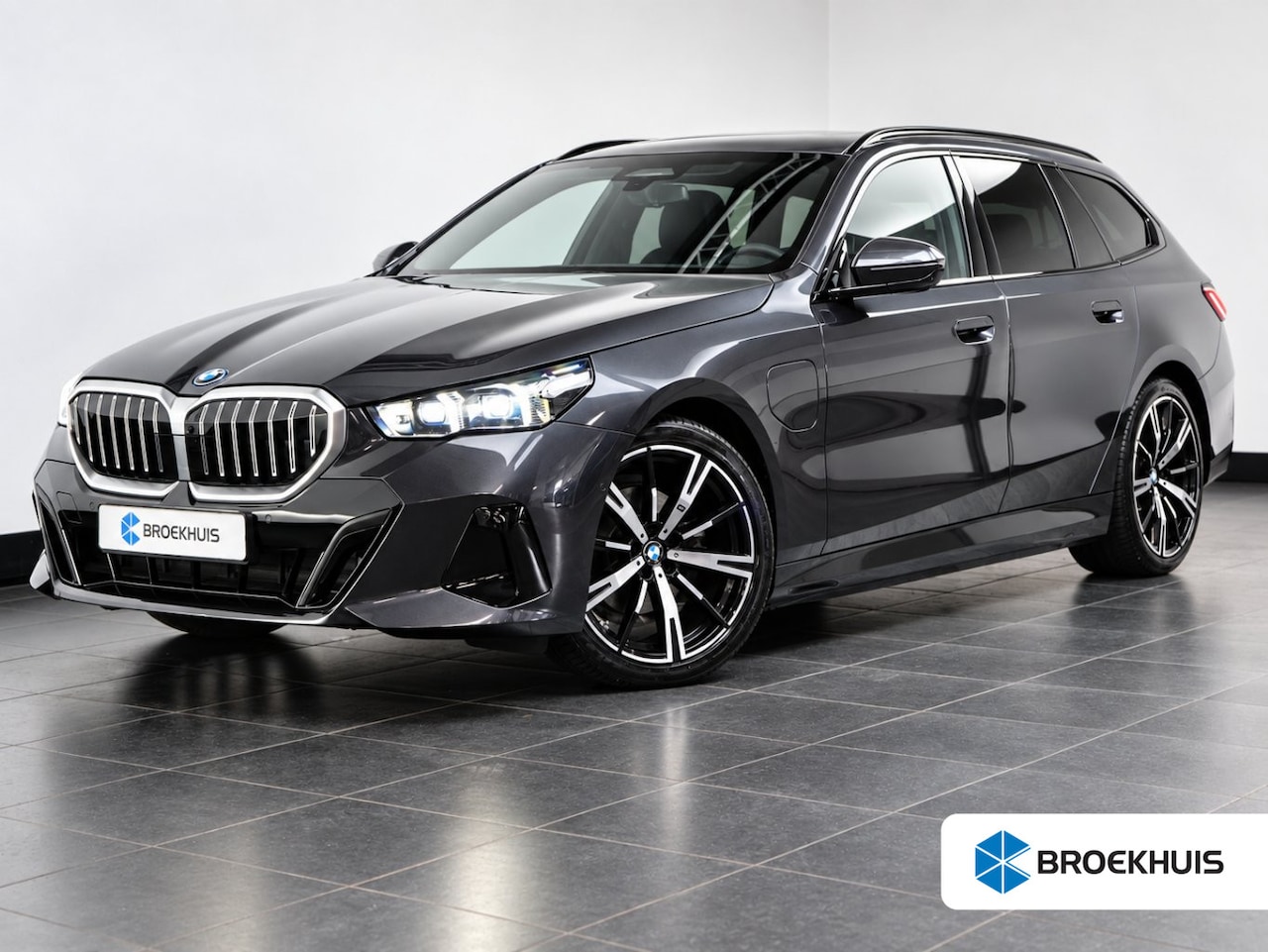 BMW 5-serie Touring - 530 e M Sport - AutoWereld.nl