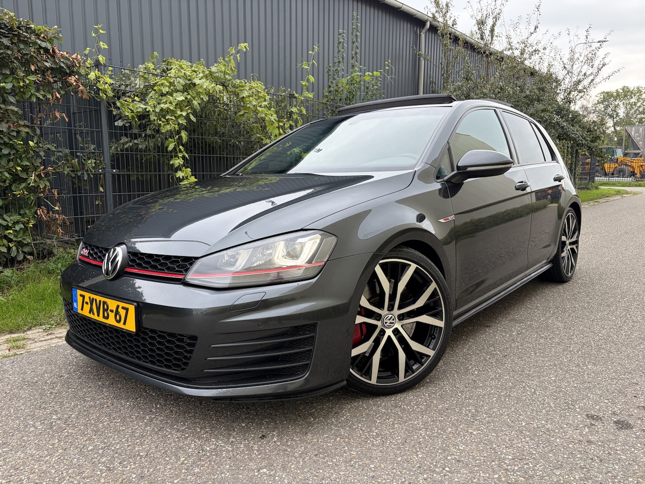 Volkswagen Golf - 2.0 TSI GTI Performance / AUTOMAAT / PANORAMDAK / NAVI / LEER / 161dkm! NAP! - AutoWereld.nl