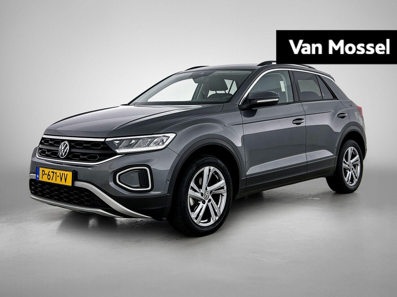 Volkswagen T-Roc - 1.5 TSI Life 75 Edition | 150 PK | Automaat | Apple Carplay / Android Auto | Parkeercamera - AutoWereld.nl