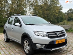 Dacia Sandero Stepway - 0.9 TCe Lauréate 2e eigenaar Airco elek ramen cruis control cv op afst