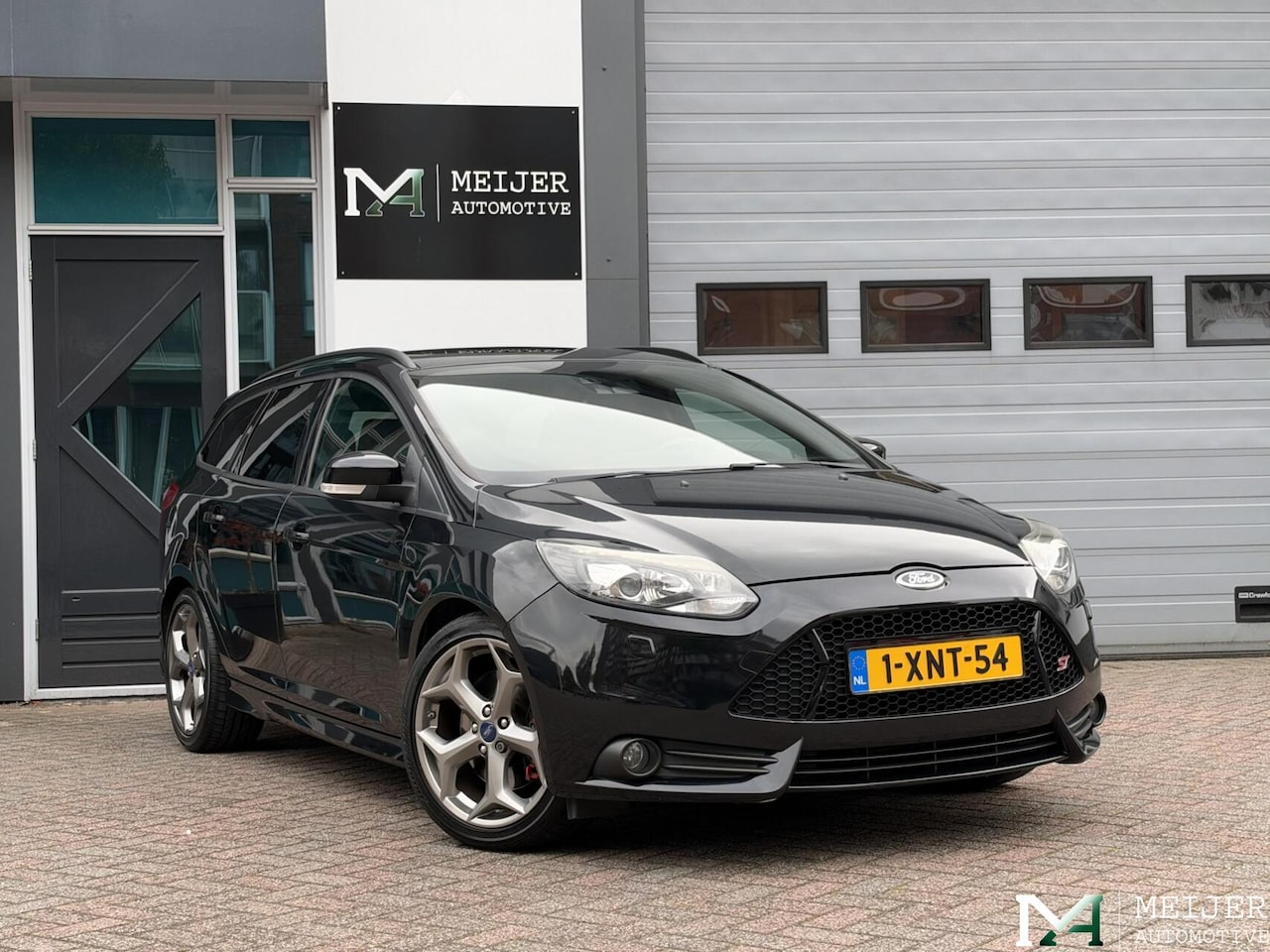 Ford Focus Wagon - 2.0 EcoBoost ST-3|251PK|Recaro|Leder|Camera|Lane|BLIS|Keyless|Xenon|Stoelv. - AutoWereld.nl