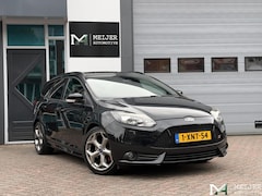 Ford Focus Wagon - 2.0 EcoBoost ST-3|251PK|Recaro|Leder|Camera|Lane|BLIS|Keyless|Xenon|Stoelv