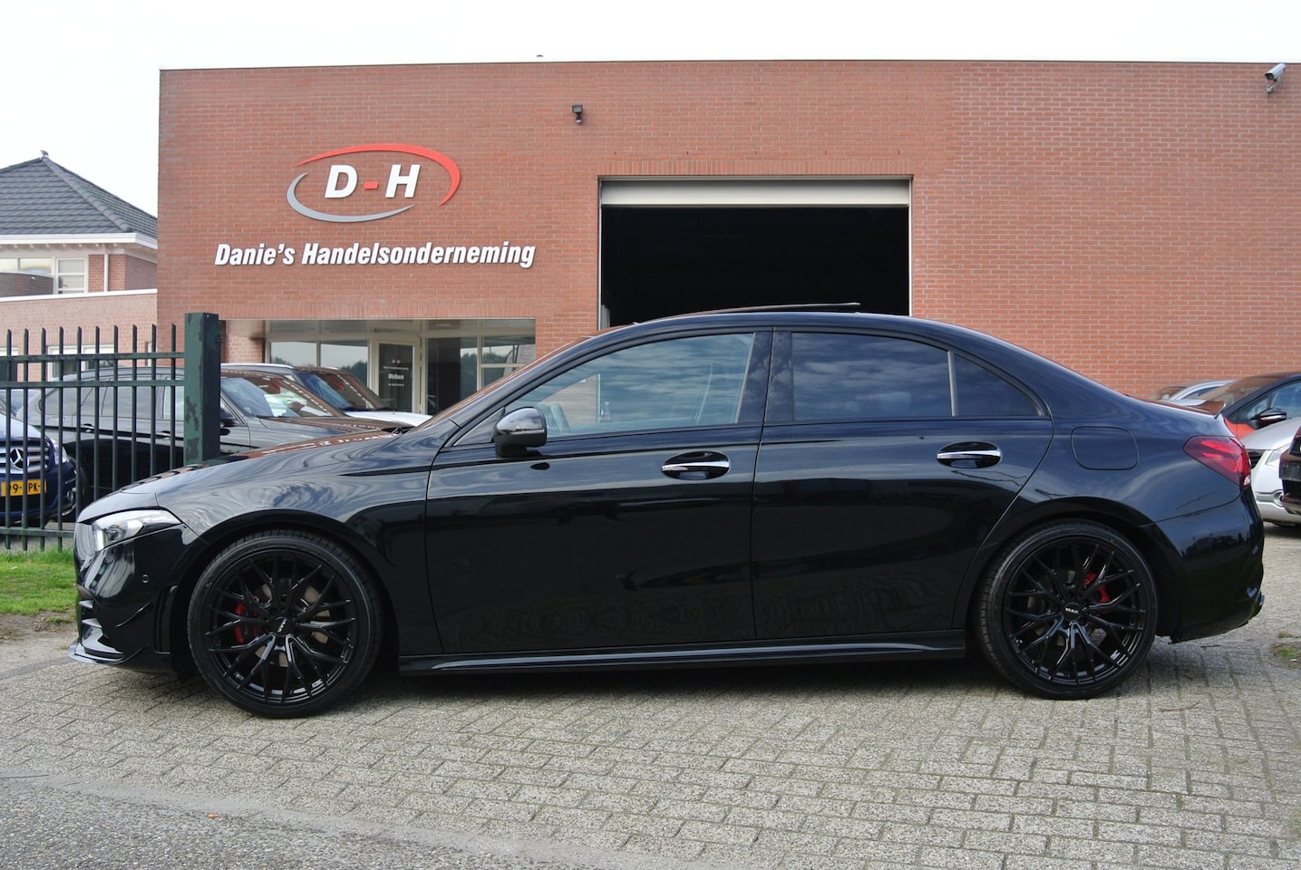 Mercedes-Benz A-klasse - 180 Business Solution AMG panoramadak sfeerverlichting inruil mogelijk nap - AutoWereld.nl