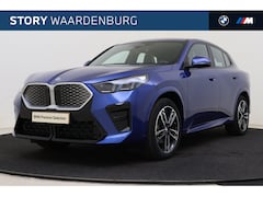 BMW iX2 - eDrive20 M Sport / Sportstoelen / Comfort Access / Adaptieve LED / PDC
