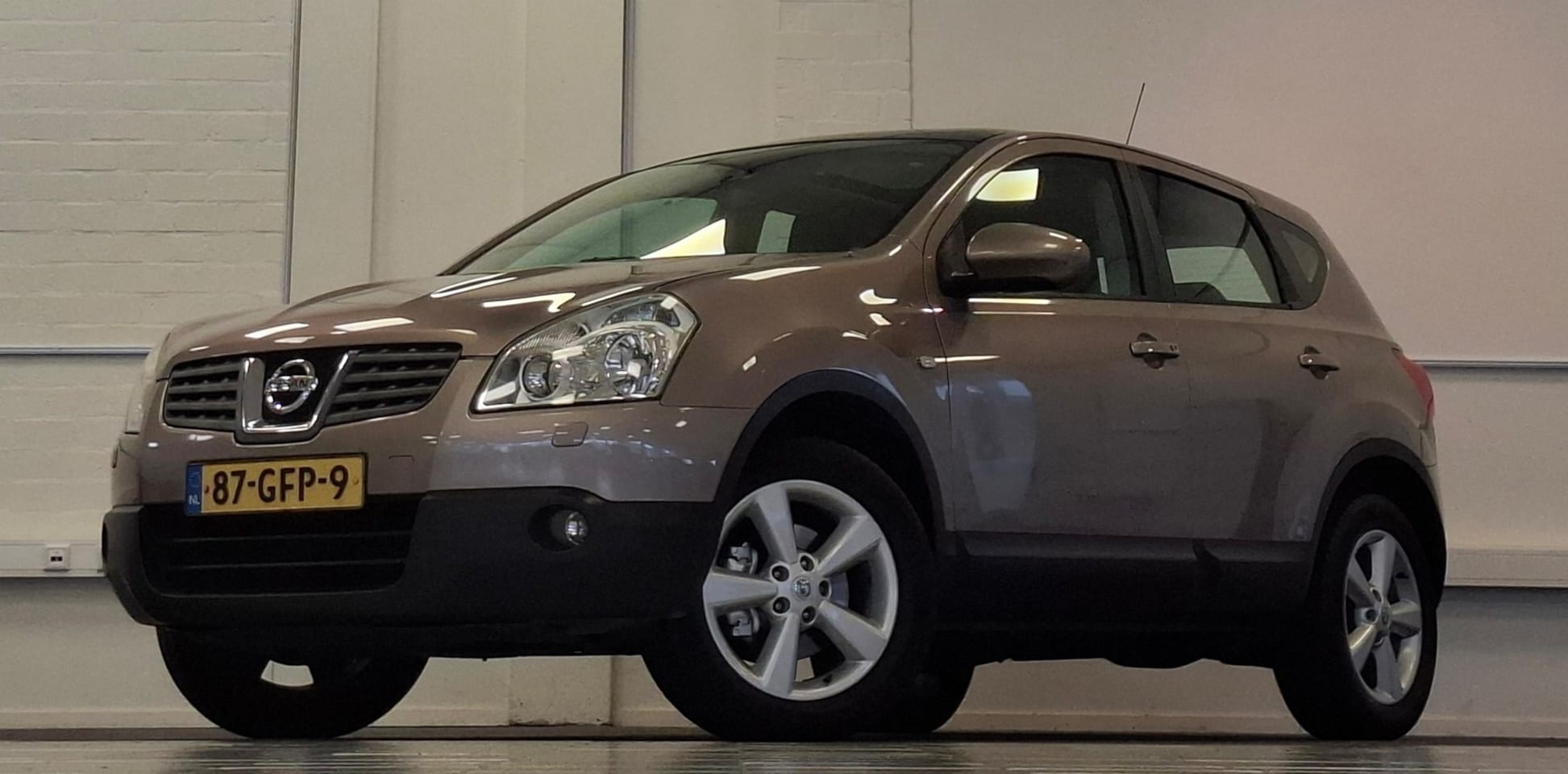Nissan Qashqai - 2.0 Tekna Premium 4WD A/T Leder Trekhaak Panoramadak - AutoWereld.nl