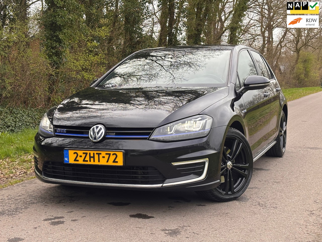 Volkswagen Golf - 1.4 TSI GTE | DSG + Cruise control + Navi Nu € 9.999,- !!! - AutoWereld.nl