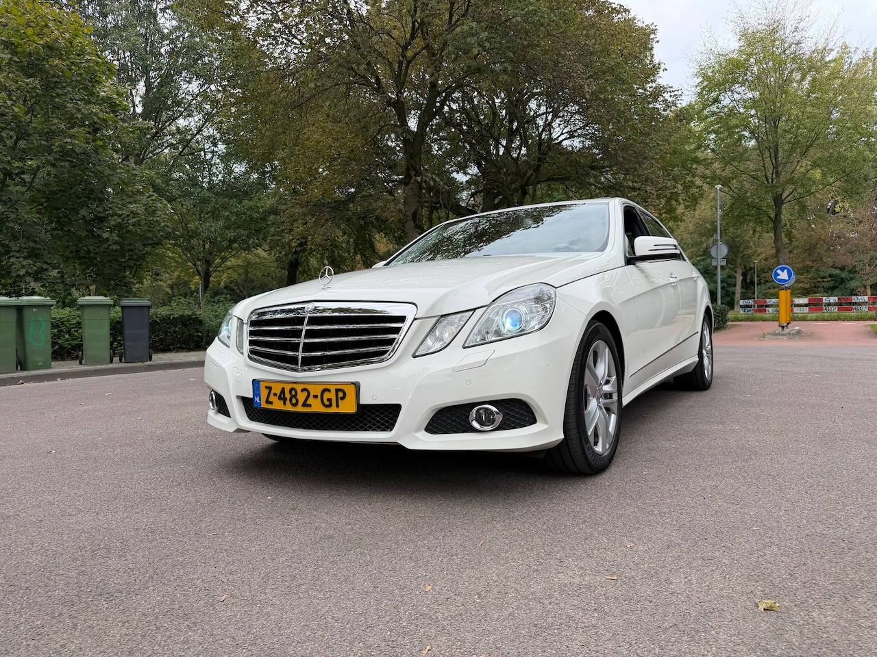 Mercedes-Benz E-klasse - 350 Avantgarde Leder | LM | Camera | Apple CarPlay - AutoWereld.nl