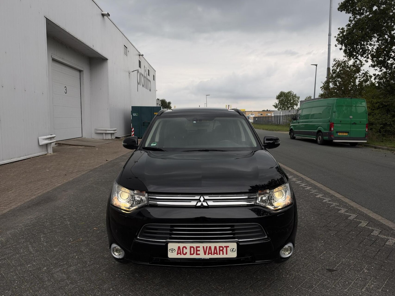 Mitsubishi Outlander - 2.0 PHEV Intense + - NAVI/CAM/LEER/NAP - AutoWereld.nl