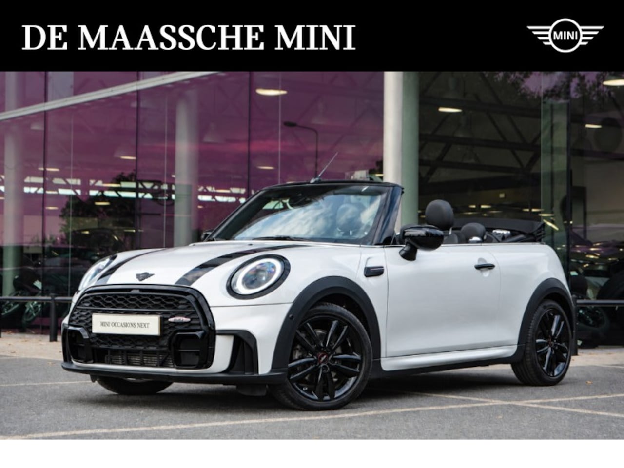 MINI Cabrio - Cooper JCW Automaat / Sportstoelen / Comfort Access / Achteruitrijcamera / LED / 17" Track - AutoWereld.nl