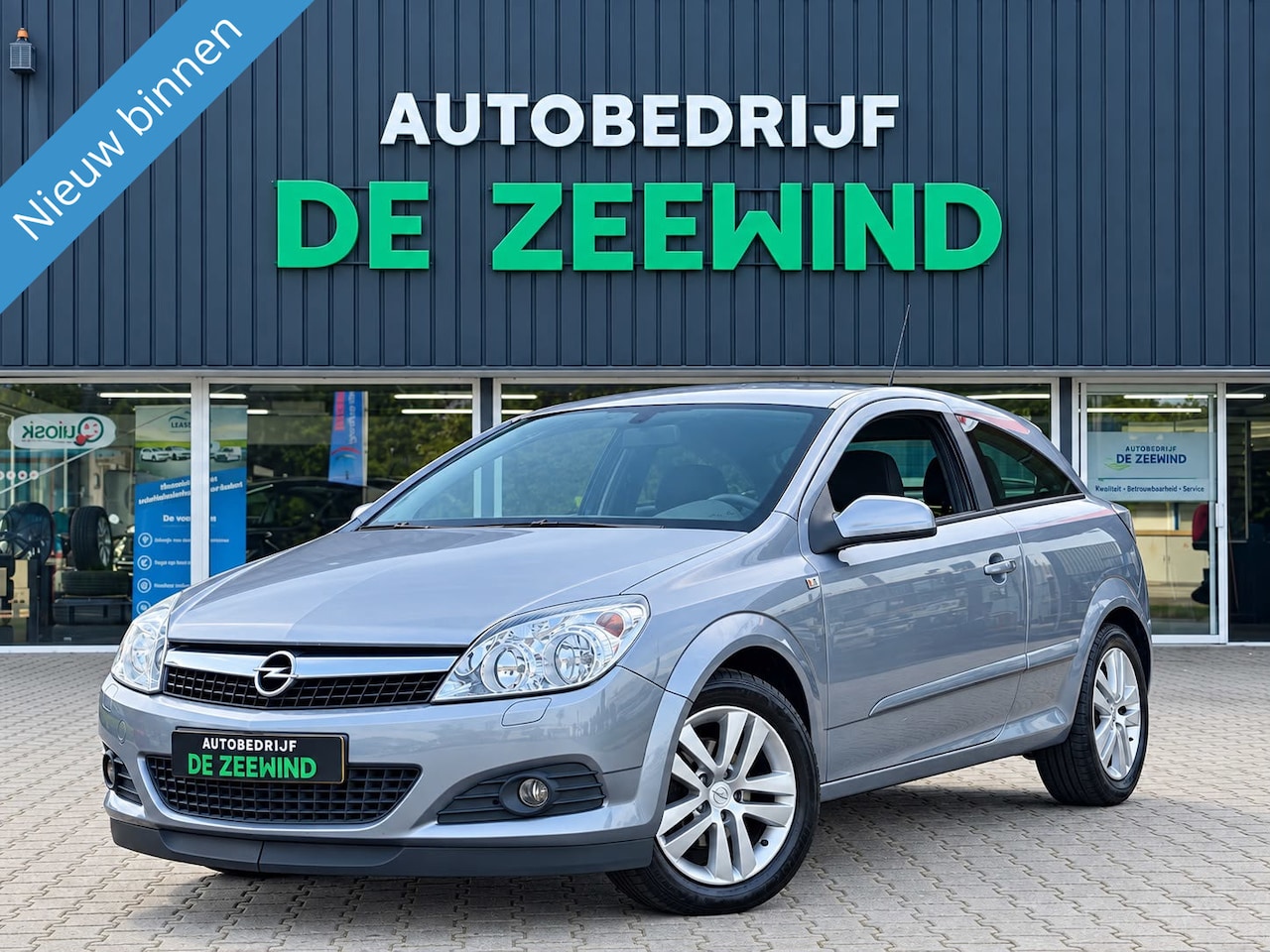 Opel Astra GTC - 1.8 Sport 140pk|Nieuw APK|Rijklaar - AutoWereld.nl