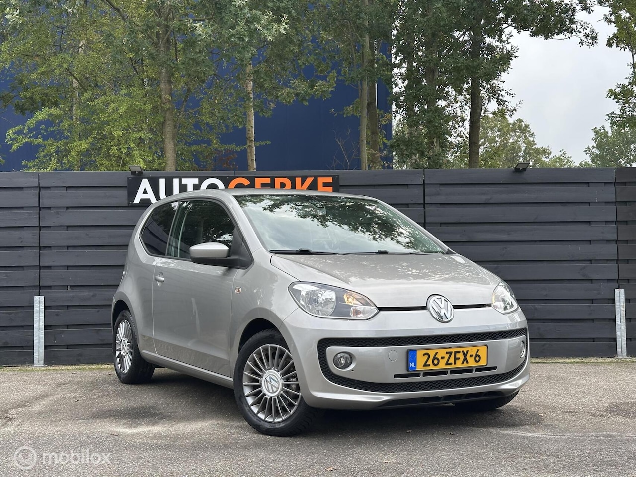 Volkswagen Up! - 1.0 high up! | 2012 | Airco | LM-velgen - AutoWereld.nl