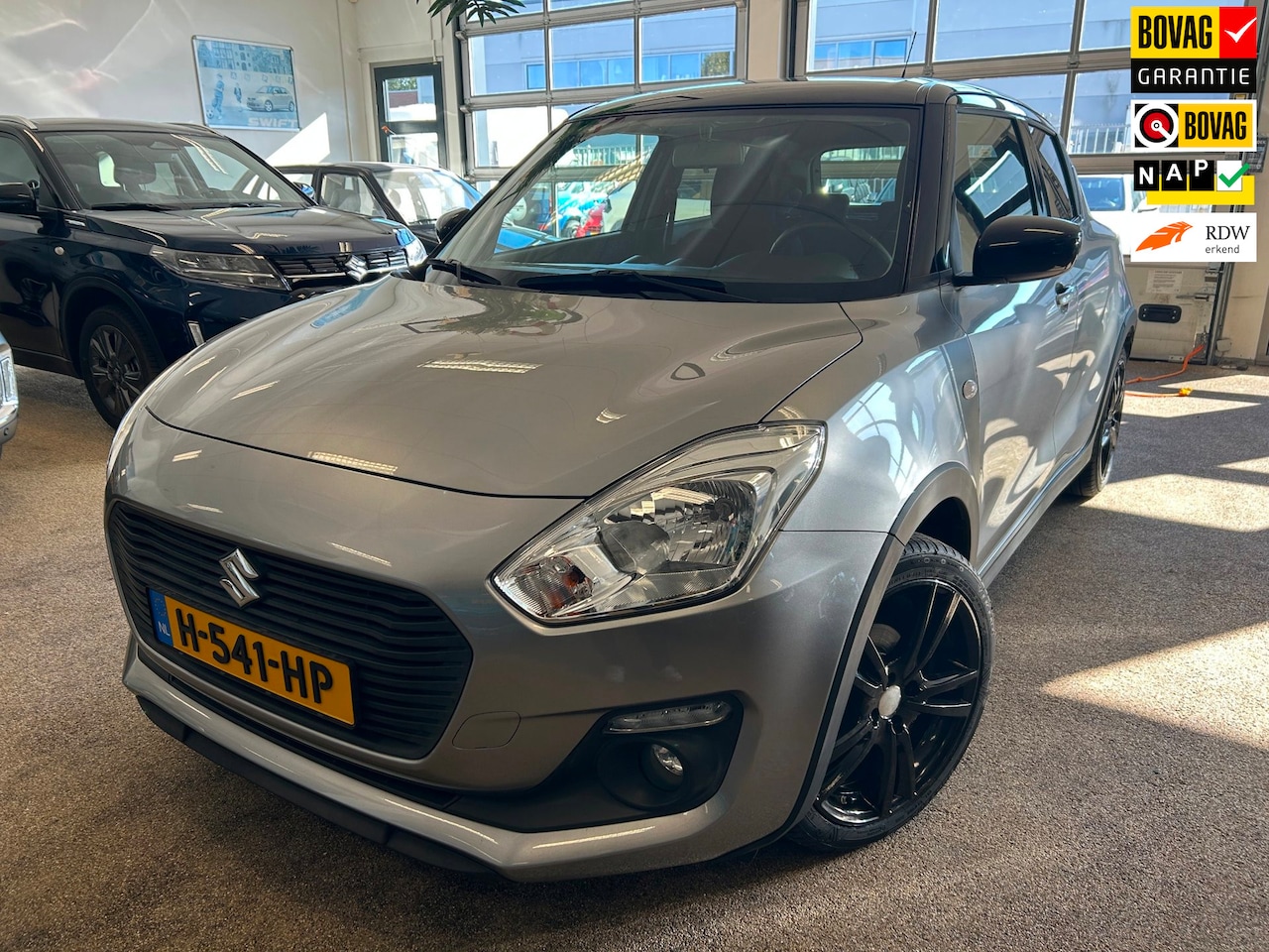 Suzuki Swift - 1.2 Select Smart Hybrid Sportline | Navi| Carplay| 10 jaar garantie! - AutoWereld.nl