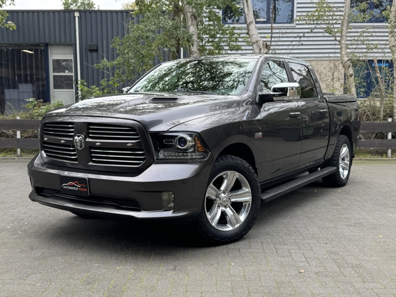 Dodge Ram 1500 - 4X4 SPORT 5.7 V8 LPG 2017 NAP - AutoWereld.nl
