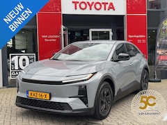 Toyota C-HR - C-HR+ First Edition 77 kWh WARMTEPOMP EL-ACHTERKLEP PRIVACY-GLASS 18"LMV BLIND SPOT STOELV