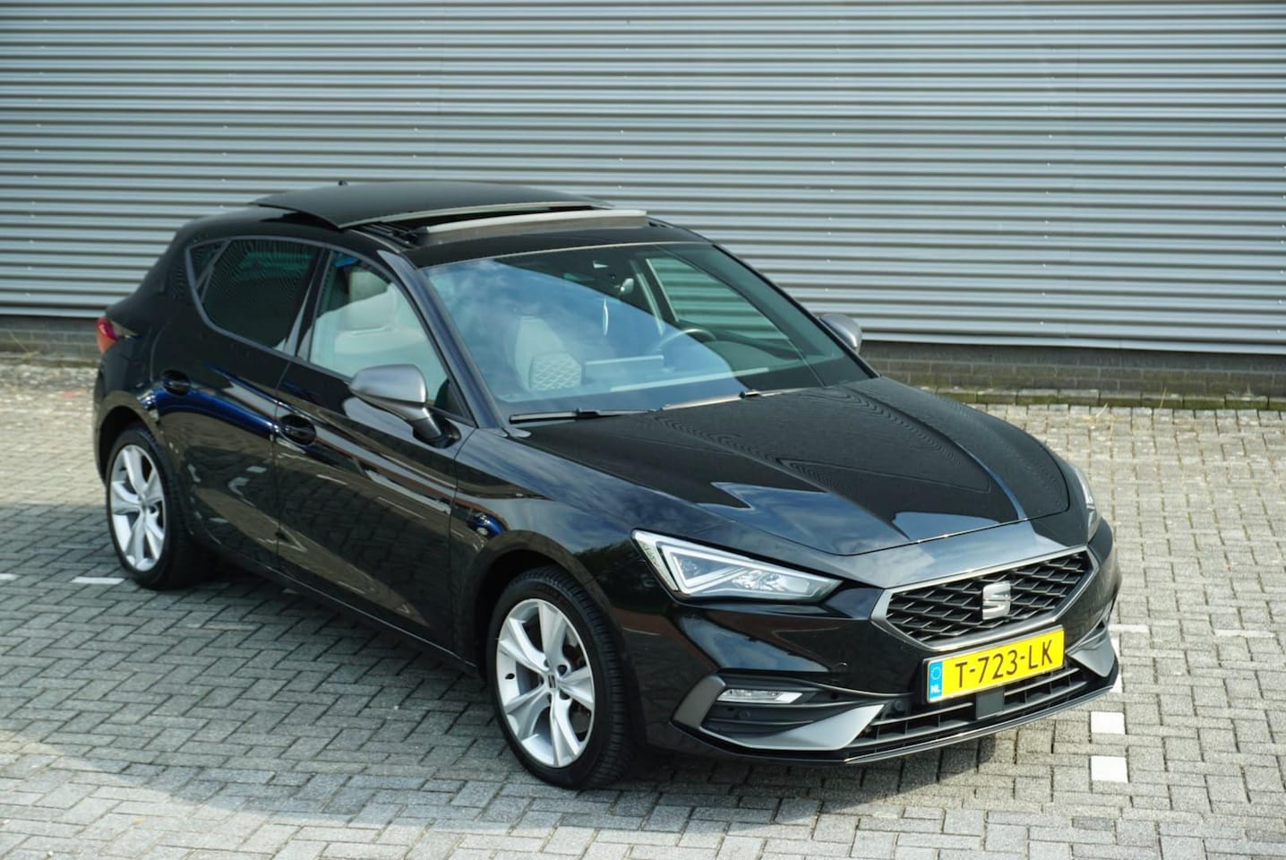 SEAT Leon - 1.4 TSI eHybrid PHEV FR Pano|Led|Navi|Apple - AutoWereld.nl