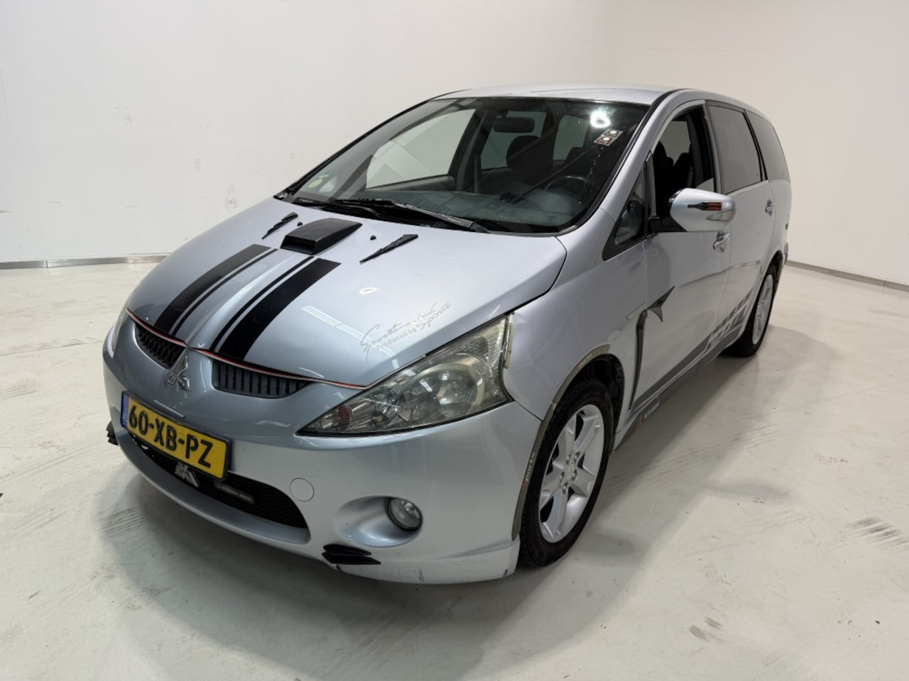 Mitsubishi Grandis - 2.4-16V Intense 2.4-16V Intense - AutoWereld.nl