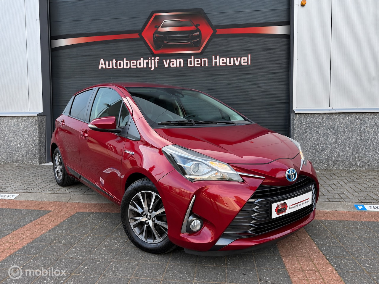 Toyota Yaris - 1.5 Hybrid Y20 CarPlay Dealer Keyless Cruise - AutoWereld.nl