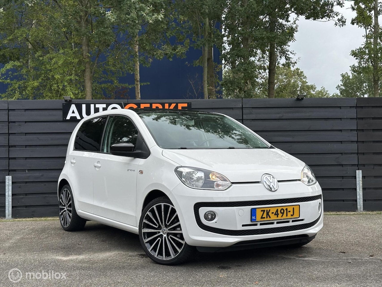 Volkswagen Up! - 1.0 groove up! | Pano | Airco | 75PK | Cruise - AutoWereld.nl