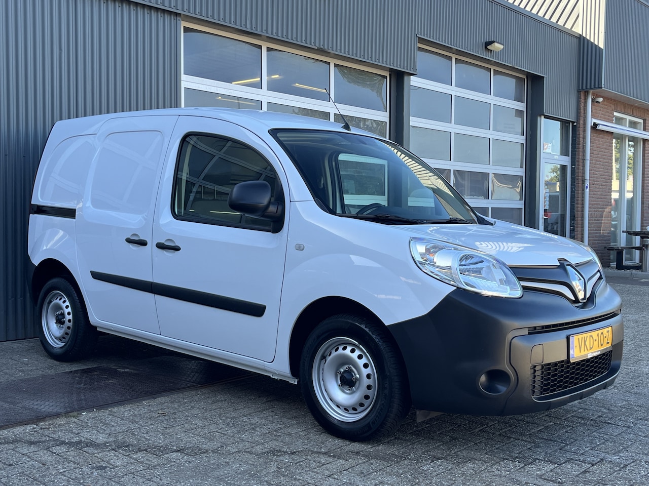 Renault Kangoo - 1.5 Blue dCi Airco Cruise controle Navigatiesysteem Telefoonverbinding Betimmering achter - AutoWereld.nl