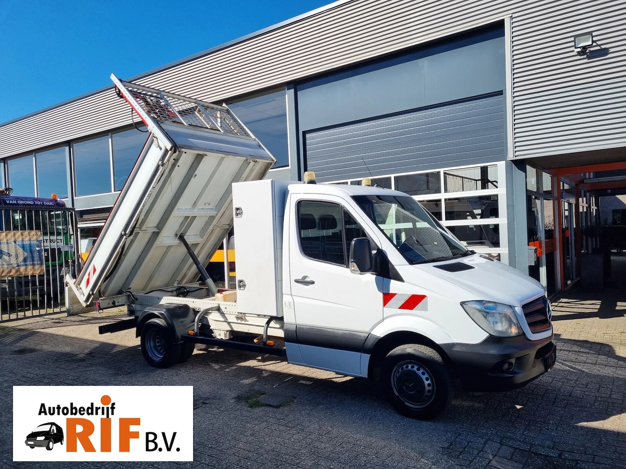 Mercedes-Benz Sprinter - 516 CDI Kipper Euro 6 Hijskraan 250 kg - AutoWereld.nl