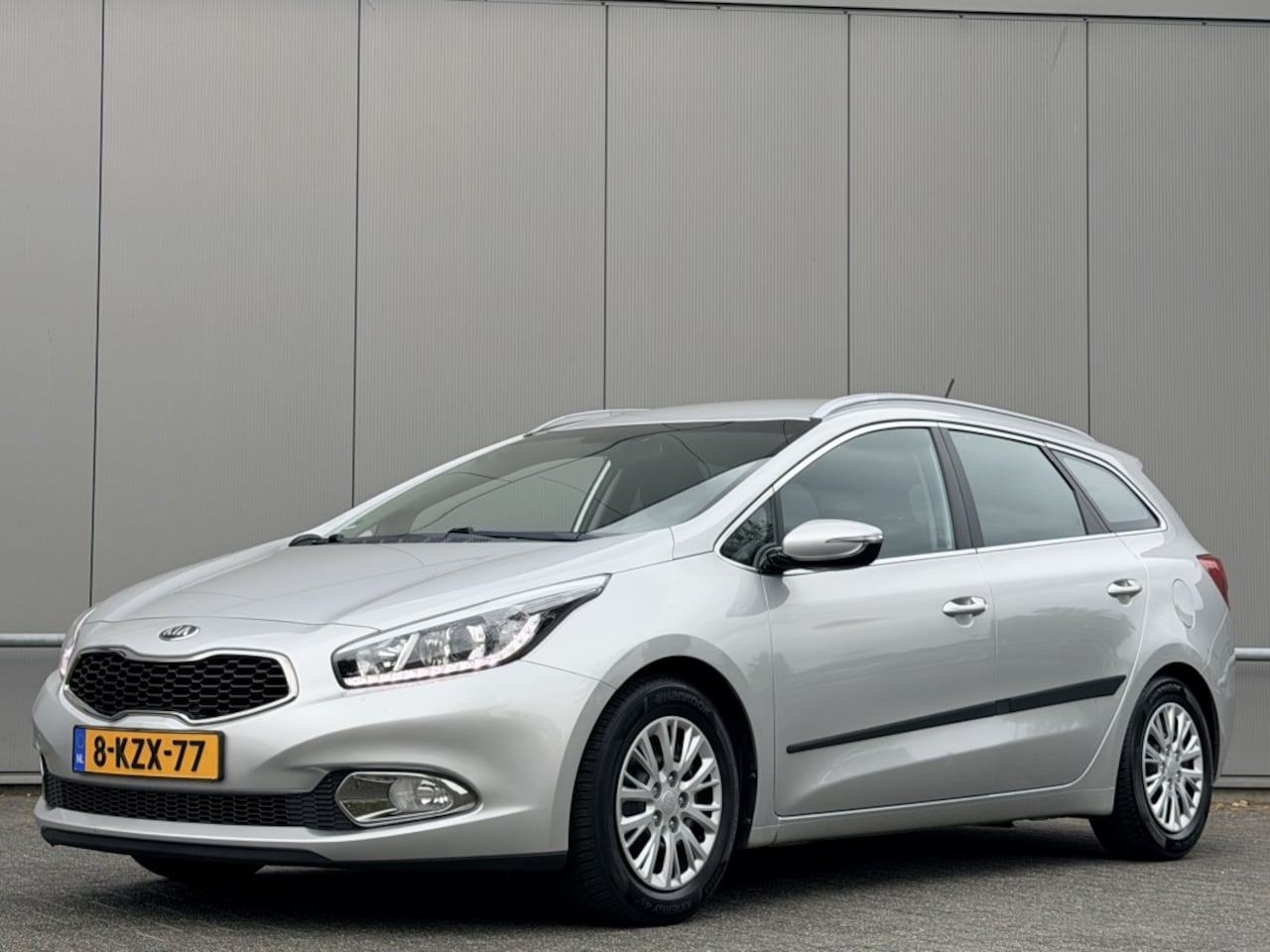 Kia Cee'd Sportswagon - 1.6 GDI Business - camera - nap! - airco - navi - cruise - AutoWereld.nl