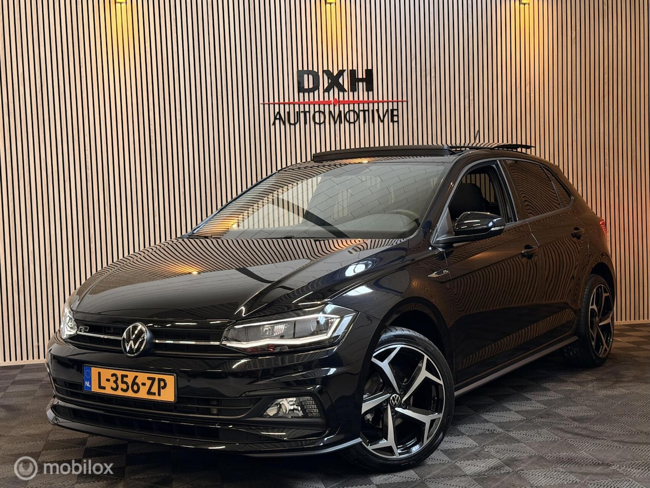 Volkswagen Polo - 1.0 TSI R-Line DSG 1eEIG NAP PANO ACC CARPLA - AutoWereld.nl