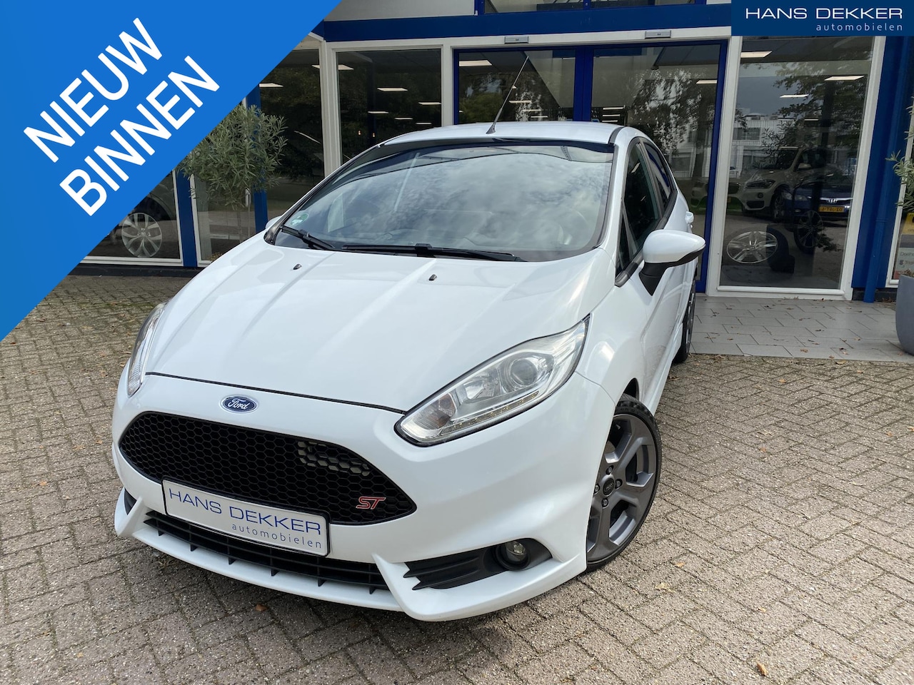 Ford Fiesta - 1.6 ST Milltek Uitlaat / Recaro stoelen / Stoelverwarming/ cruise control/ Carplay / - AutoWereld.nl