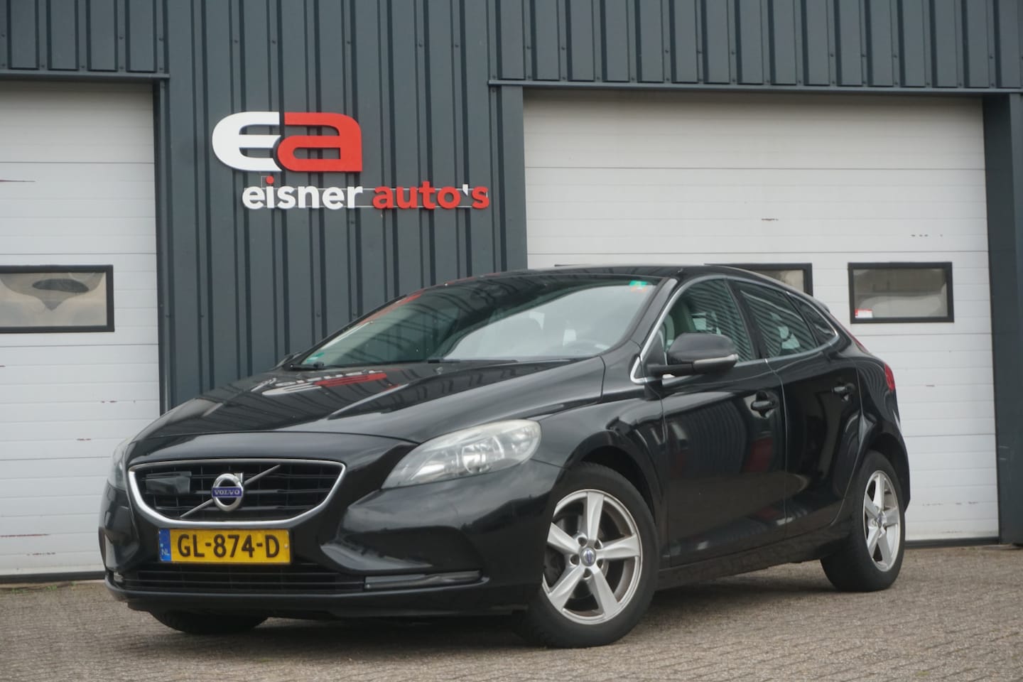 Volvo V40 - 2.0 D2 Summum | LEDER | STOELVERW. | TREKHAAK | BLIS | - AutoWereld.nl