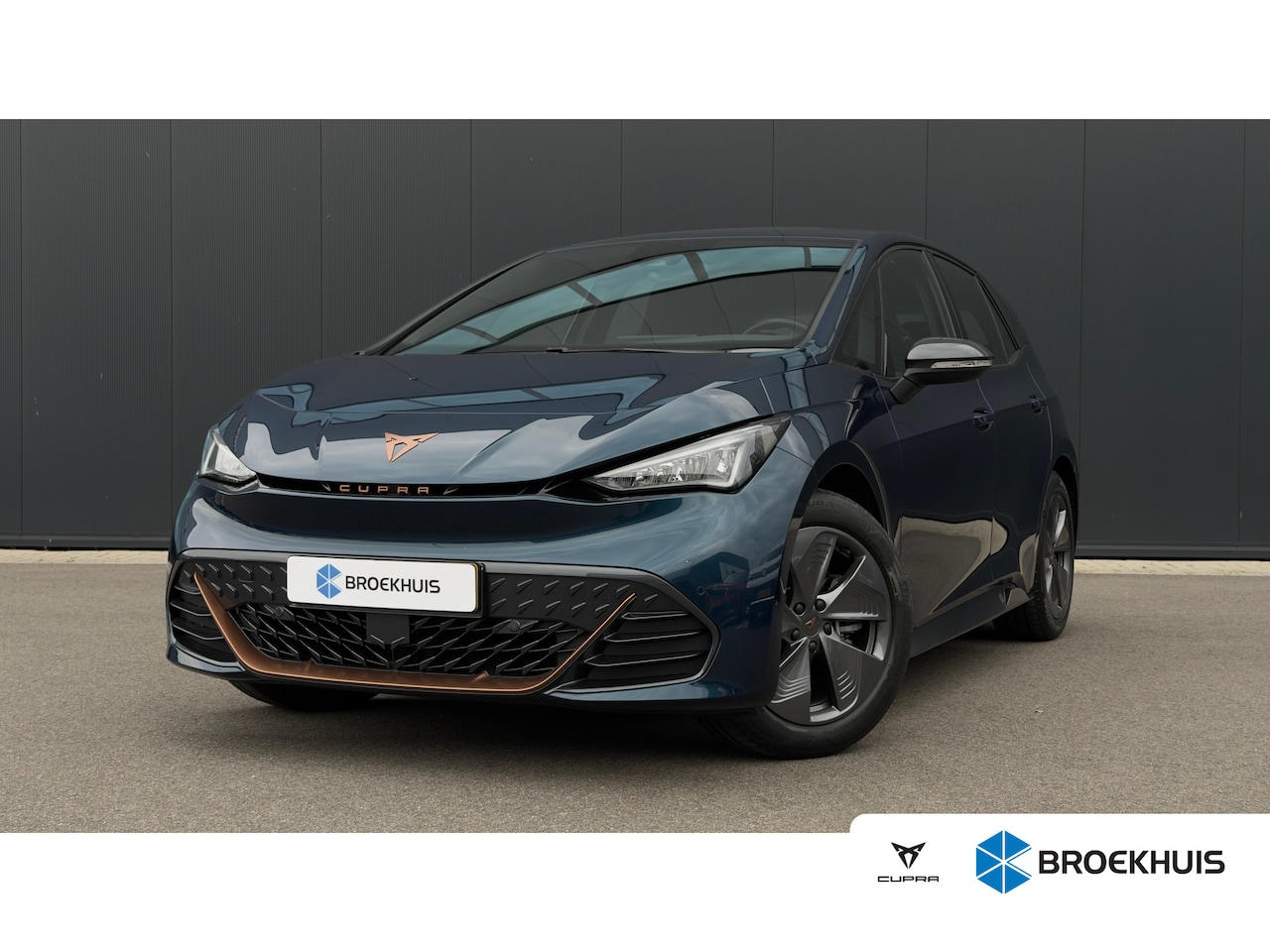 CUPRA Born - 204pk Essential 62 kWh | SOH 94,14% |Carplay | Camera | Adaptive Cruise | 18" | Keyless | - AutoWereld.nl