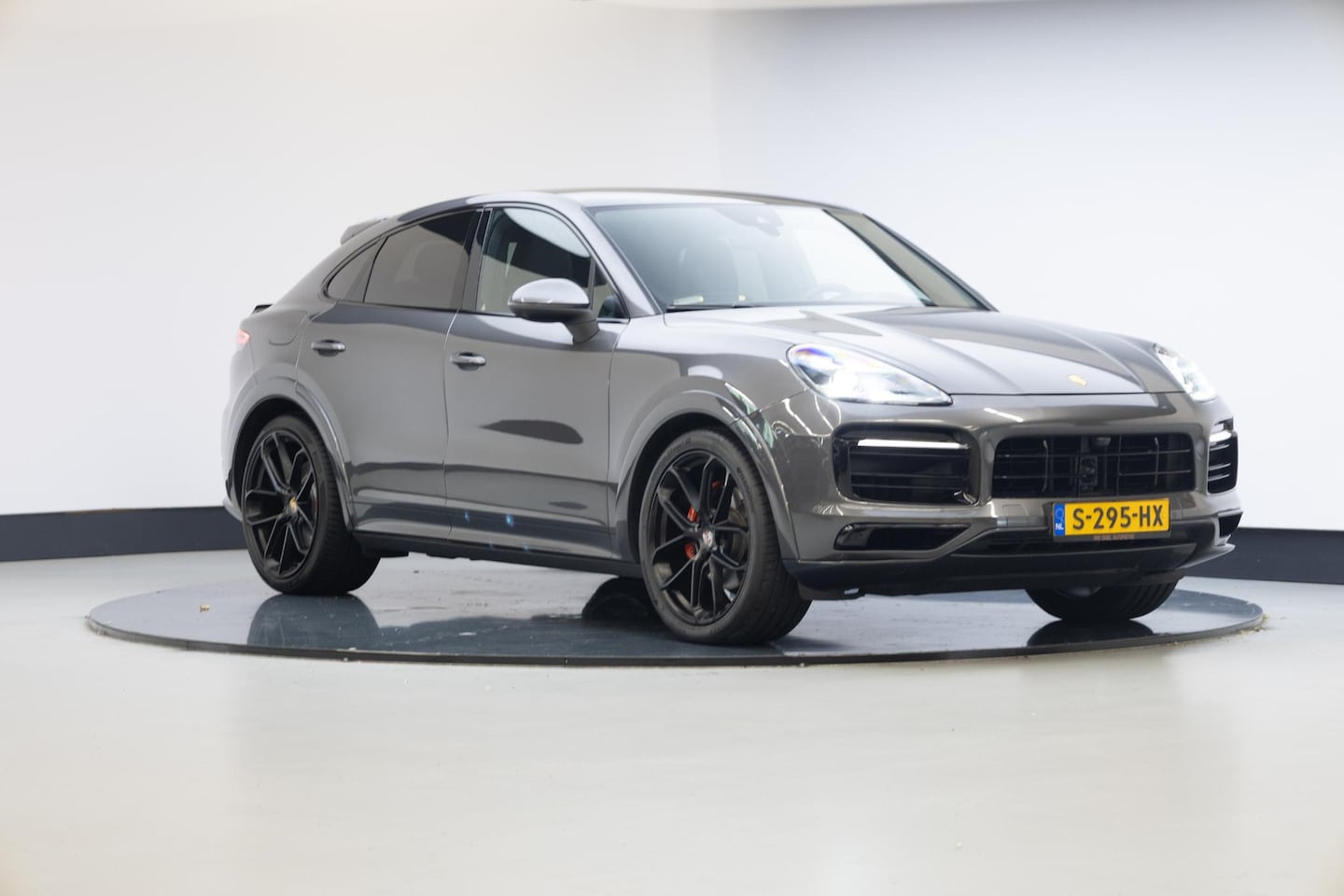 Porsche Cayenne Coupé - 3.0 E-Hybrid | SOH 87.4 | Rijdt alleen op benzine | - AutoWereld.nl