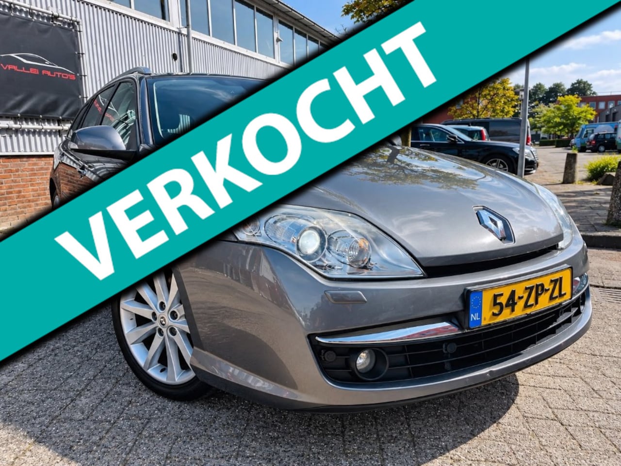 Renault Laguna Estate - 2.0 Initiale Automaat PANO XENON LEDER - AutoWereld.nl