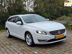 Volvo V60 - 2.4 D6 AWD Plug-In Hybrid Summum Automaat eigenaar dealer onderhouden leerbekeleding stoel