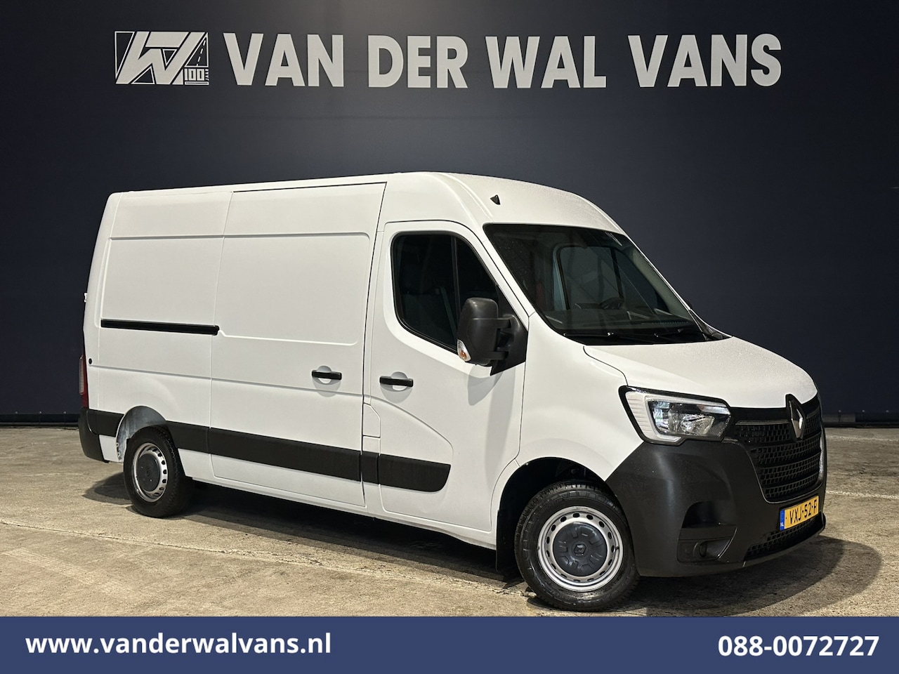 Renault Master - 2.3 dCi 136pk L2H2 Euro6 Airco | Navigatie | Camera | Cruisecontrol | LED | 2500kg Trekhaa - AutoWereld.nl