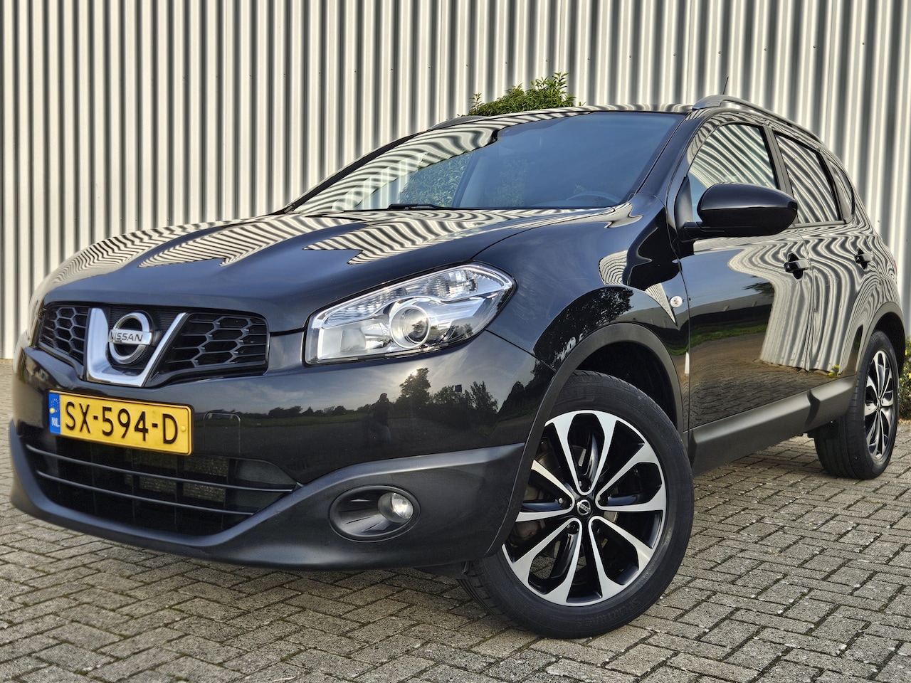 Nissan Qashqai - 2.0 Acenta /Panoramadak/Trekhaak/Camera! - AutoWereld.nl