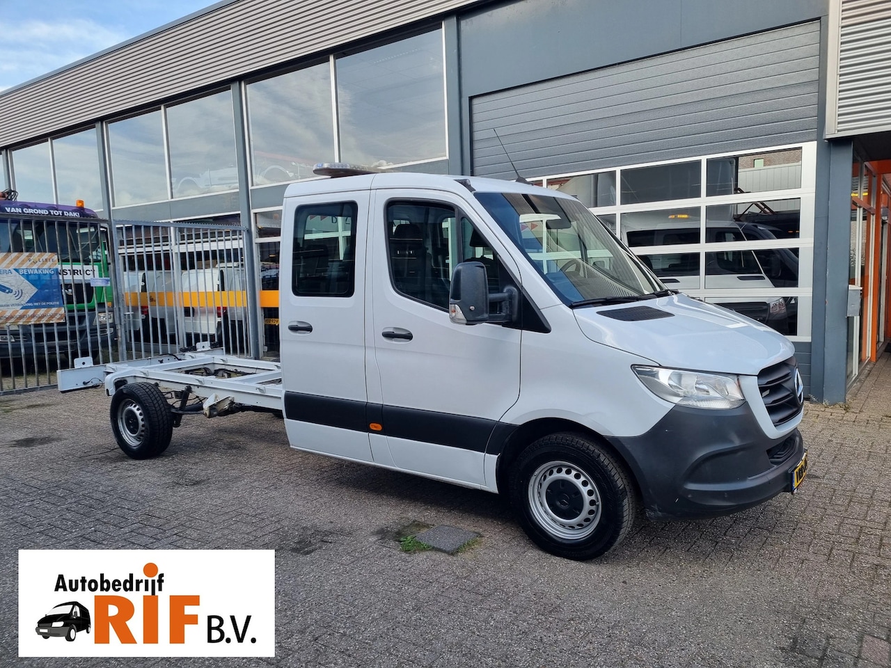 Mercedes-Benz Sprinter - 319 CDI Chassis cabine DC 6 Zits Euro 6E - AutoWereld.nl