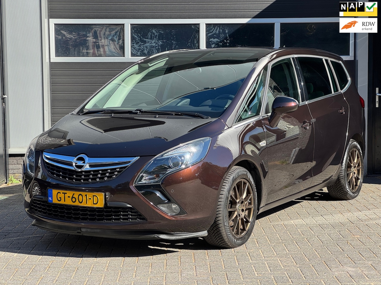 Opel Zafira Tourer - 1.4 Business+ 7p. Automaat, Pano, Trekhaak, Navi, Camera, NAP - AutoWereld.nl