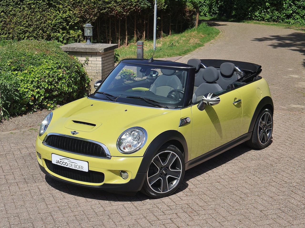 MINI Cabrio - Mini 1.6 Cooper S 175pk Xenon/17"/Stoelverwarm - AutoWereld.nl