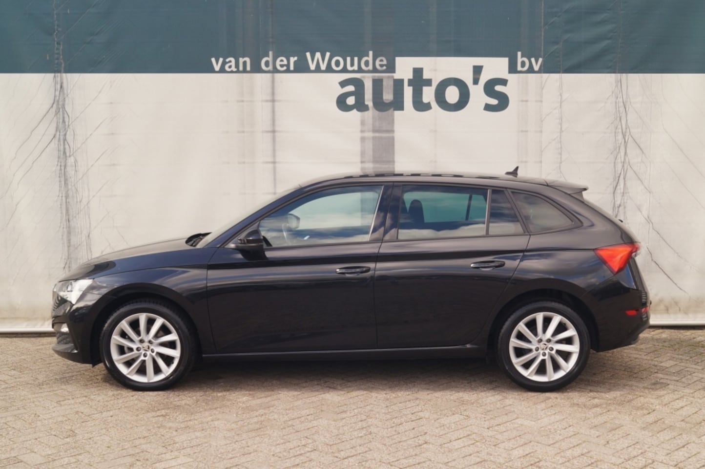 Skoda Scala - 1.0 TSI 110pk Sport Business -NAVI-ECC-PDC-LED- - AutoWereld.nl