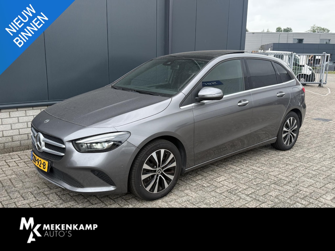 Mercedes-Benz B-klasse - 250 e 17"/Leder/Panoramadak/Matrix LED/Keyless/Stoelverwarming/Sfeerverlichting/Camera/PDC - AutoWereld.nl